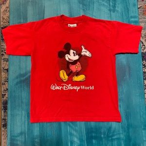 ✨ walt disney world kids 🪄 vintage red classic mickey mouse tee 🪄 youth MED ✨